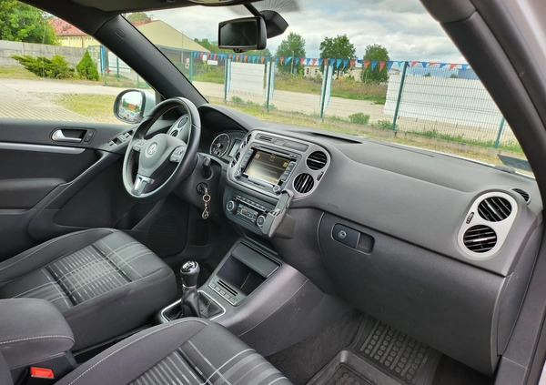 Volkswagen Tiguan cena 53900 przebieg: 207600, rok produkcji 2015 z Piła małe 596